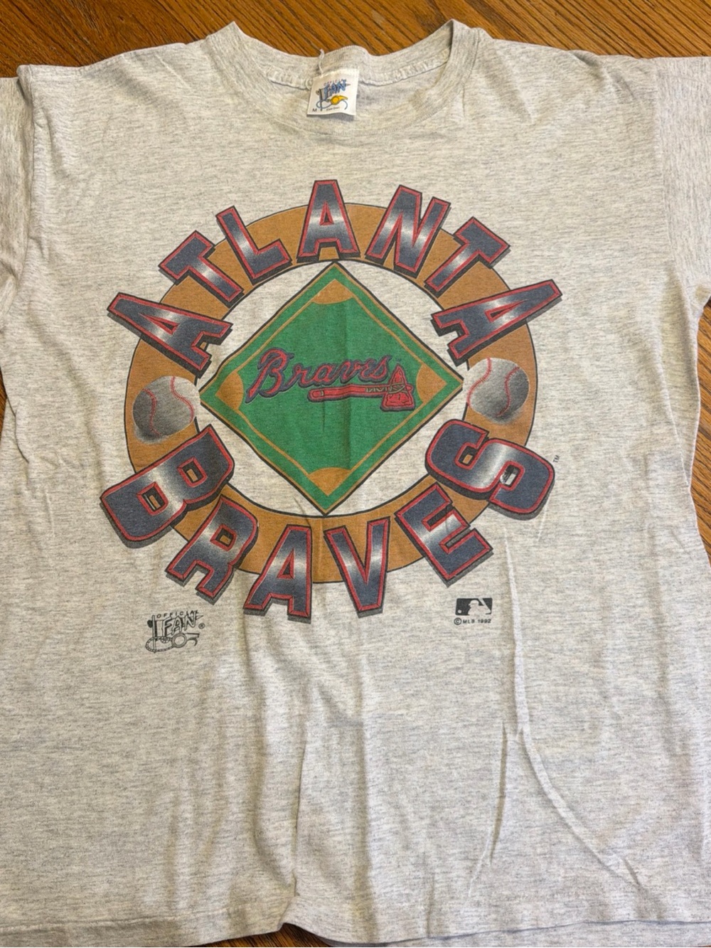 Atlanta Braves Short-Sleeve Single Stitch VTG Graphic Tee - Gray